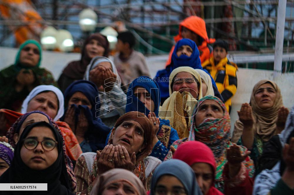 Prayers For Death Anniversary Of Hazrat Ali - India