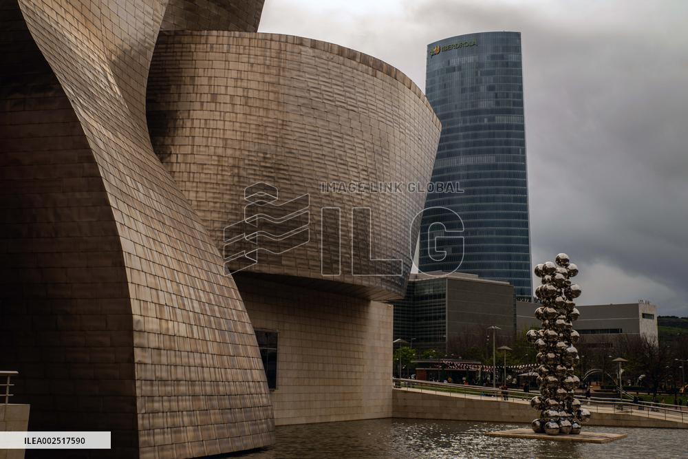 Guggenheim Museum of Modern Art - Bilbao