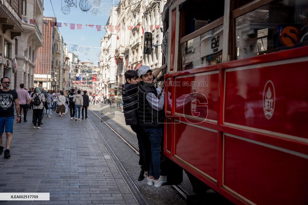 Daily Life in Istanbul