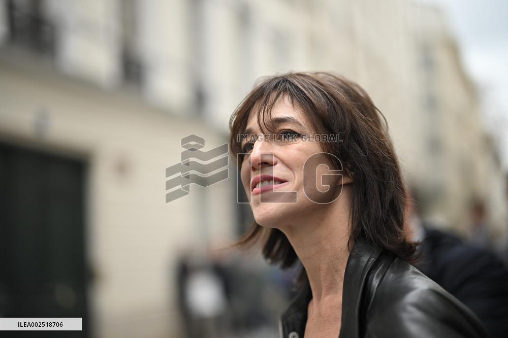 Unveiling Ceremony Of The Maison Des Illustres Plaque - Paris