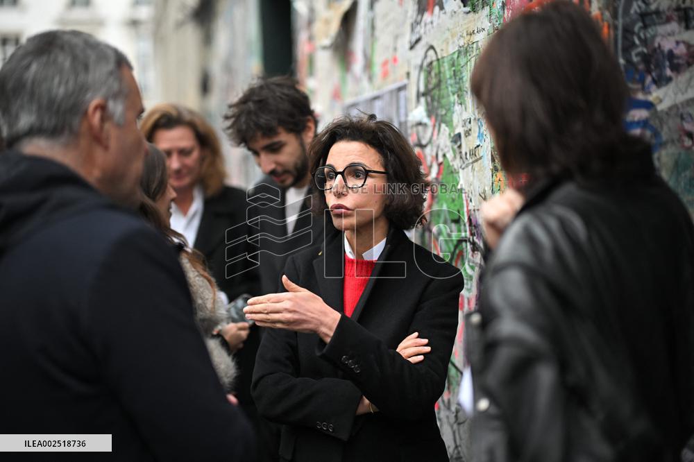 Unveiling Ceremony Of The Maison Des Illustres Plaque - Paris