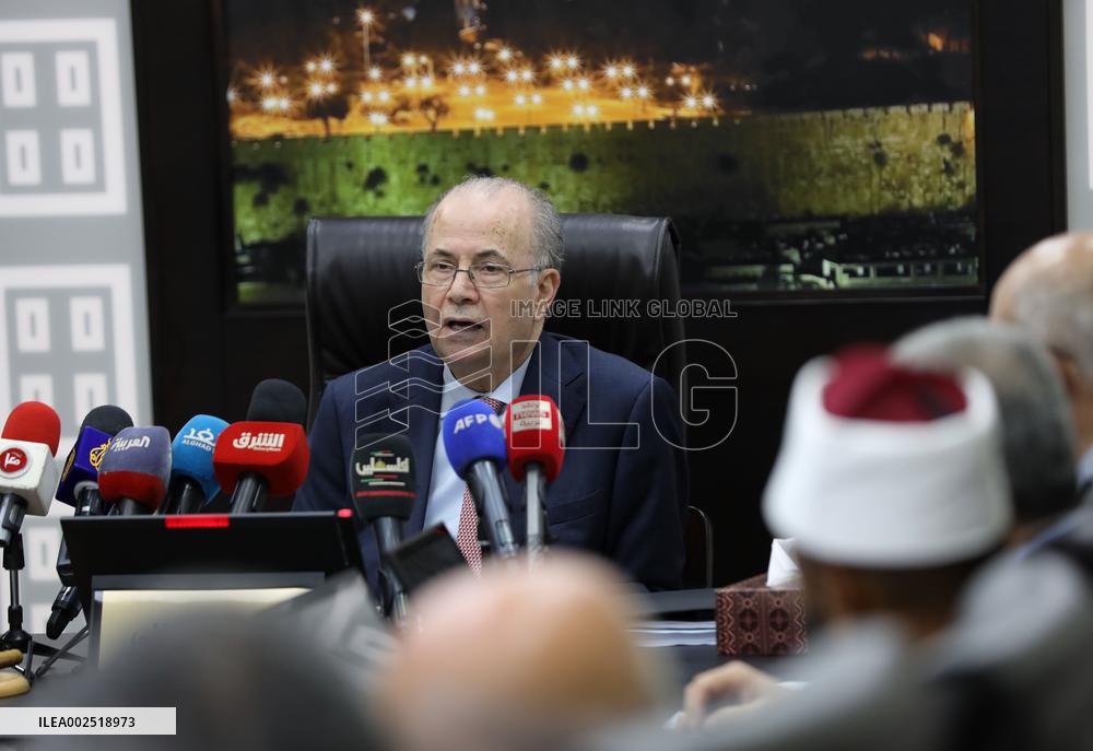 MIDEAST-RAMALLAH-PALESTINIAN NEW GOVERNMENT-CABINET MEETING