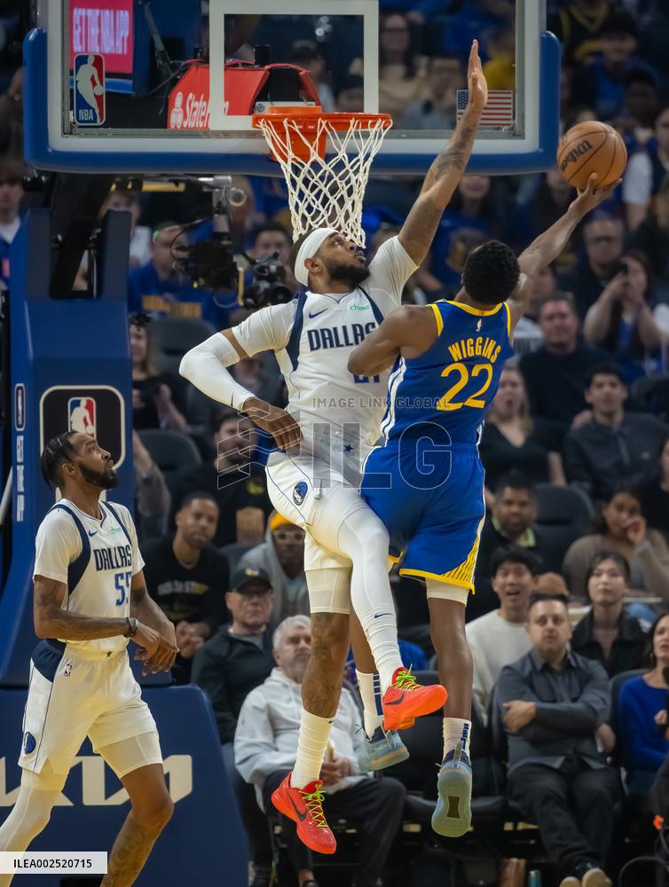 (SP)U.S.-SAN FRANCISCO-BASKETBALL-NBA-WARRIORS VS MAVERICKS