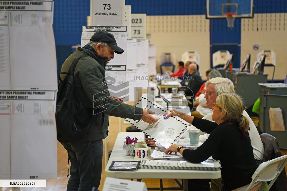 U.S.-NEW YORK-PRESIDENTIAL PRIMARY