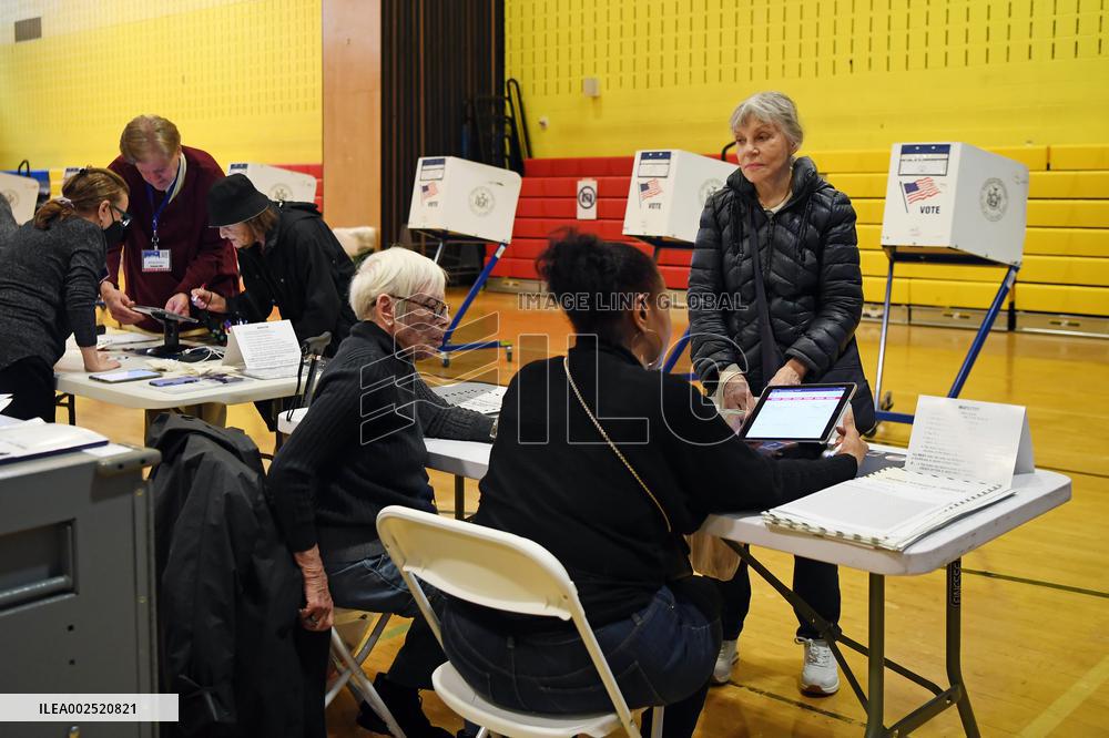 U.S.-NEW YORK-PRESIDENTIAL PRIMARY
