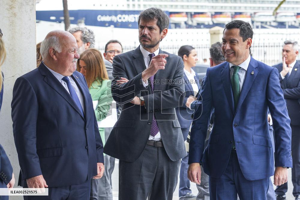 Royals At Merit In The Fine Arts Gold Medals - Cadiz