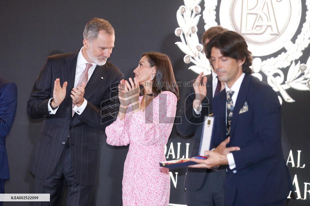 Royals At Merit In The Fine Arts Gold Medals - Cadiz