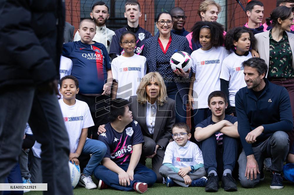 Brigitte Macron visits the medical educational institute Leonce Malecot - Saint-Cloud