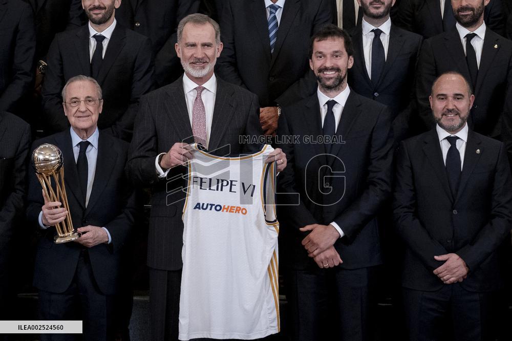 King Felipe In Audience With Real Madrid Basketball Team - Madrid