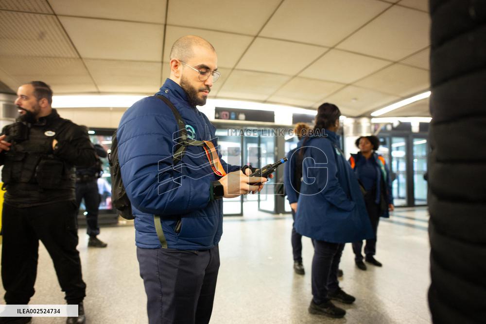Saint-Lazare Station Evacuated Due To Suspicious Package - Paris