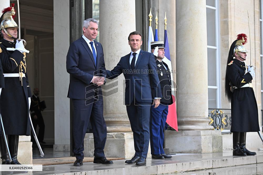 President Macron Welcomes Austria's Chancellor Nehammer - Paris