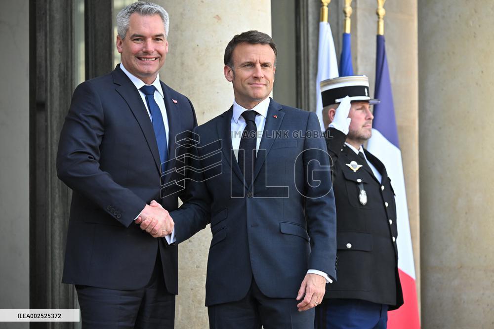 President Macron Welcomes Austria's Chancellor Nehammer - Paris