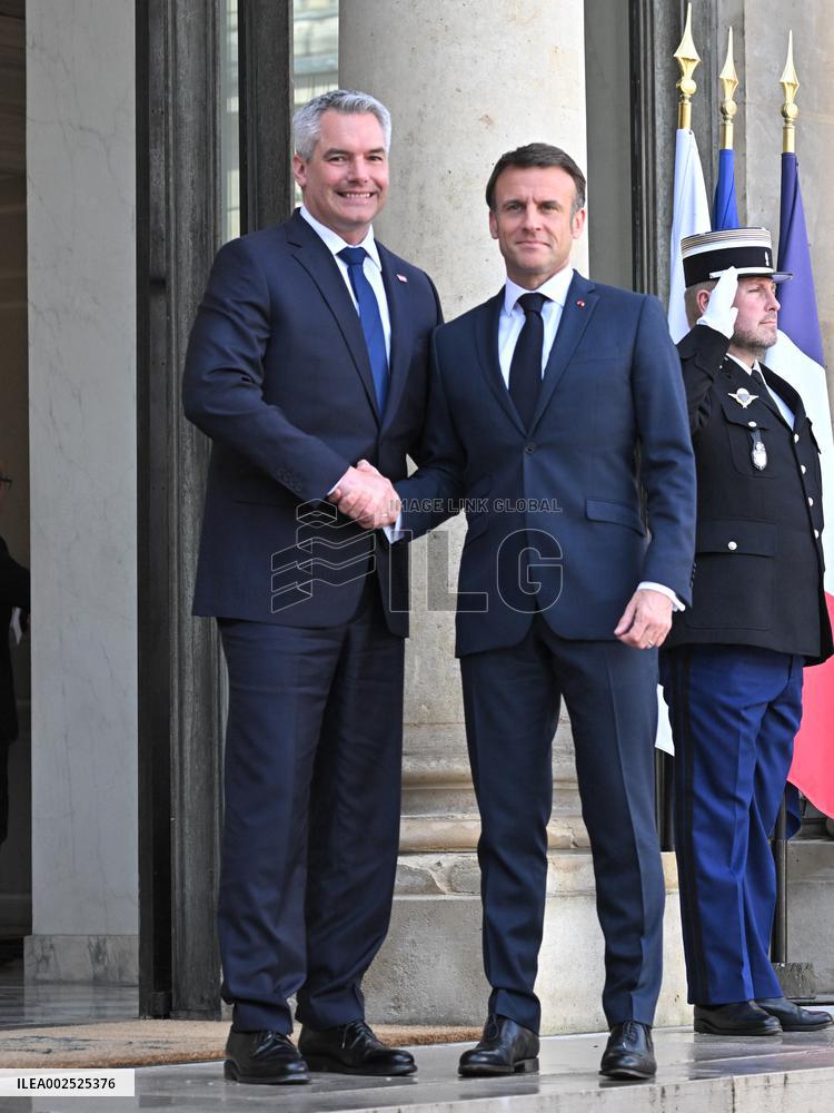 President Macron Welcomes Austria's Chancellor Nehammer - Paris