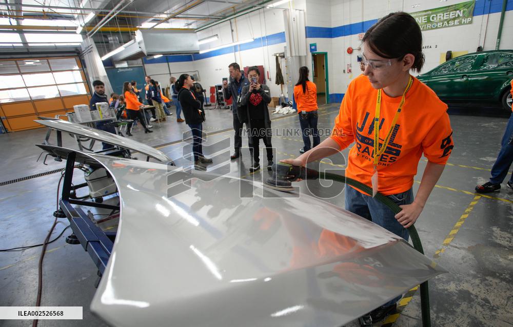CANADA-VANCOUVER-WOMEN-SKILLED TRADES WORKSHOP