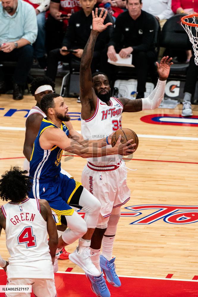 (SP)U.S.-HOUSTON-BASKETBALL-NBA-WARRIORS VS ROCKETS