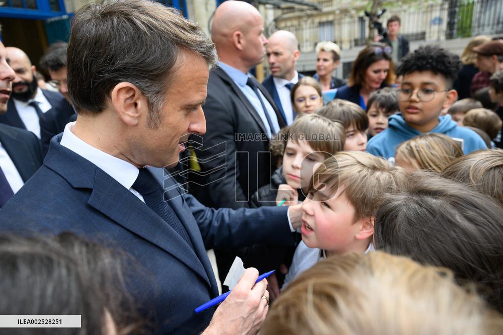 Macron Visits A Primary School And LAB9A - Paris