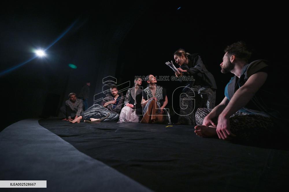 Presentation of play based on Aristophanes The Birds in Lviv