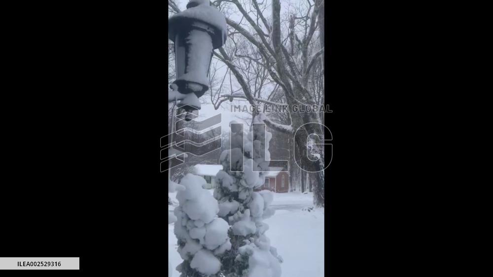 US: Spring Nor’easter Dumps Heavy Snow In Northeast Causing Widespread Power Outages 5