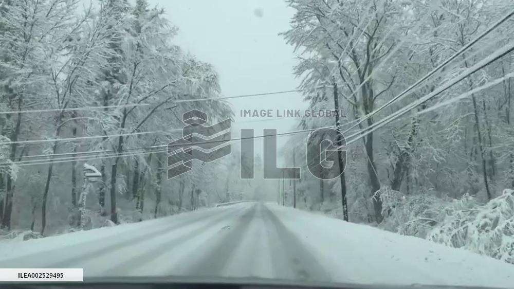 US: Spring Nor’easter Dumps Heavy Snow In Northeast Causing Widespread Power Outages 6