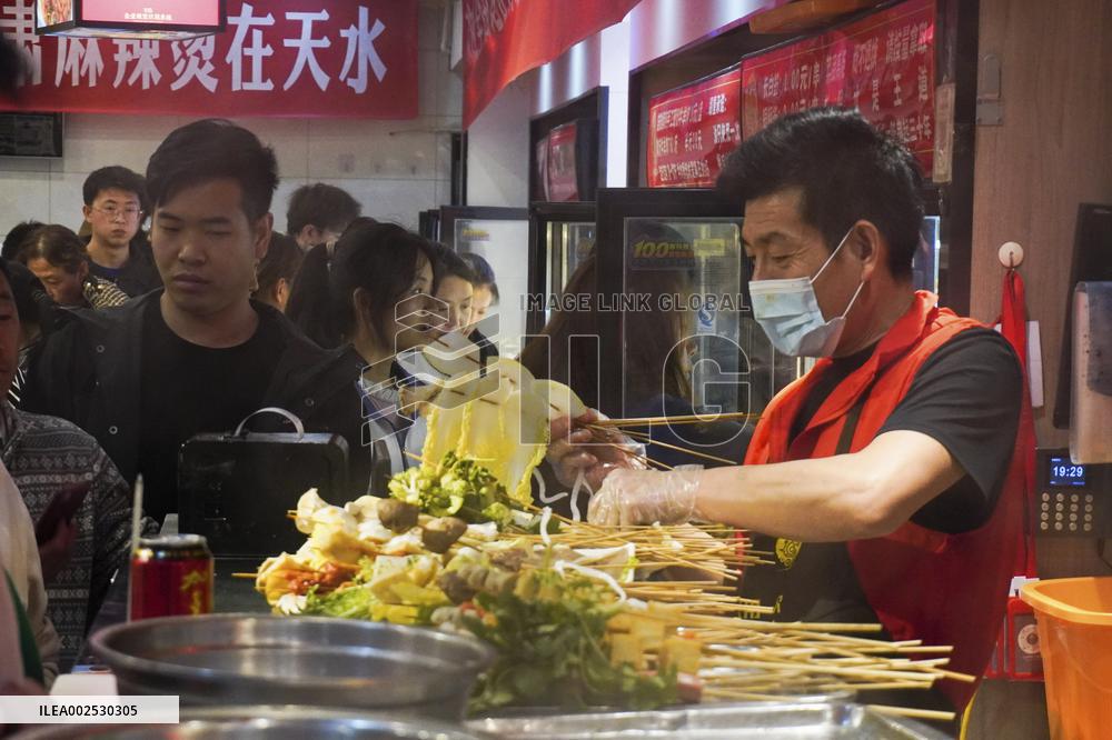 CHINA-GANSU-TIANSHUI-TOURISM (CN)