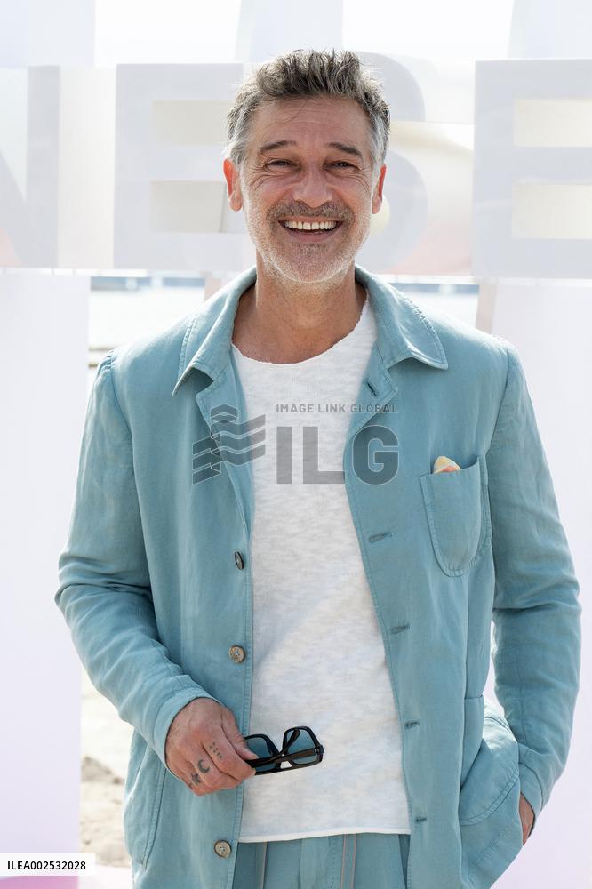 Ici Tout Commence Photocall - 7th Canneseries International Festival - Day 2 - Cannes