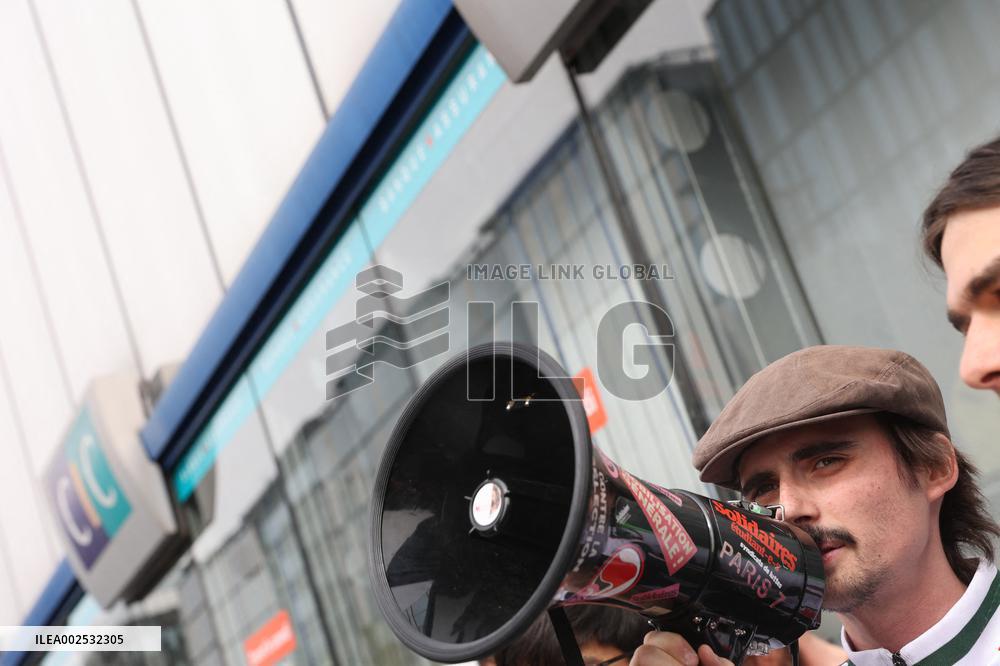 Demonstration Against Student Expulsions - Paris