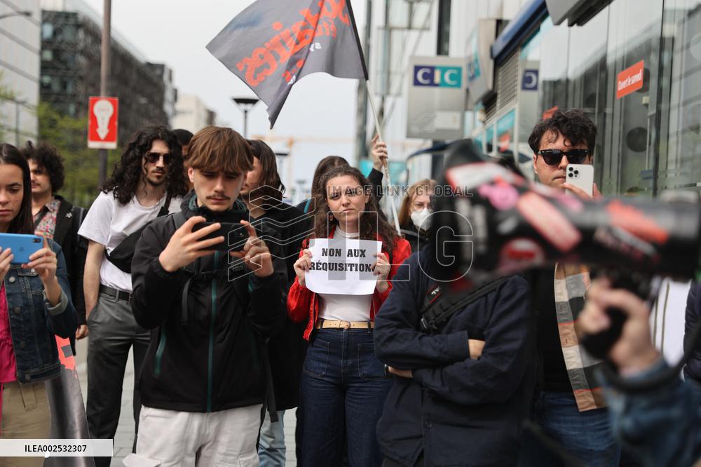 Demonstration Against Student Expulsions - Paris
