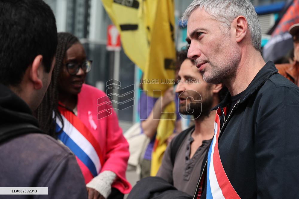 Demonstration Against Student Expulsions - Paris