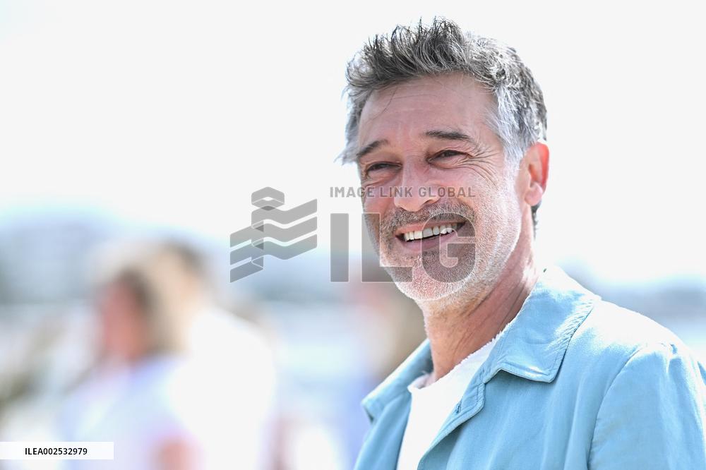 7th Canneseries - Ici Tout Commence Photocall