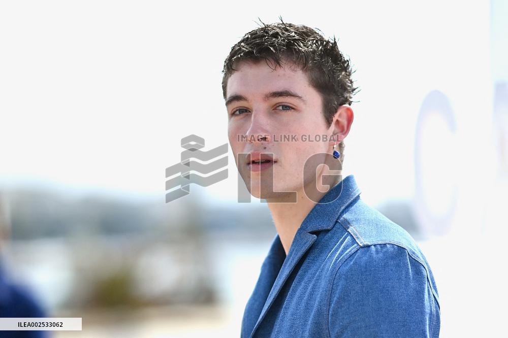 7th Canneseries - Ici Tout Commence Photocall