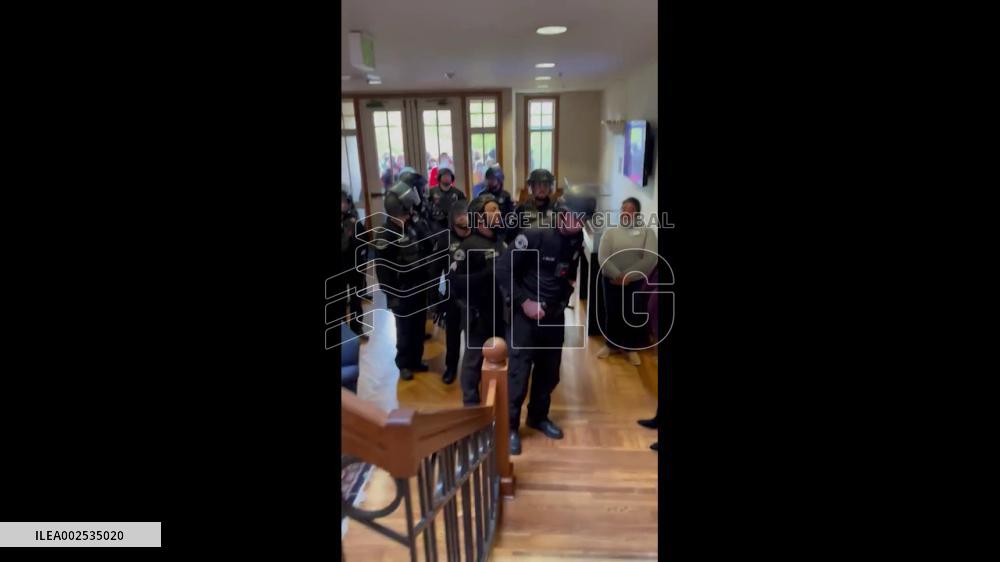 US: Students Arrested After Protest At Pomona College In California