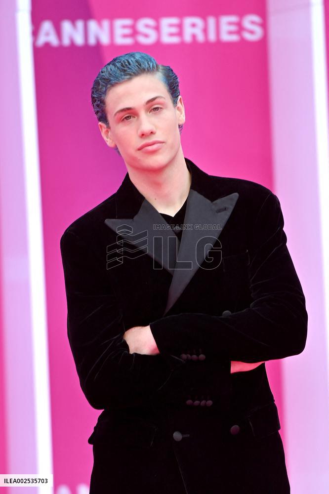 7th Canneseries - Pink Carpet