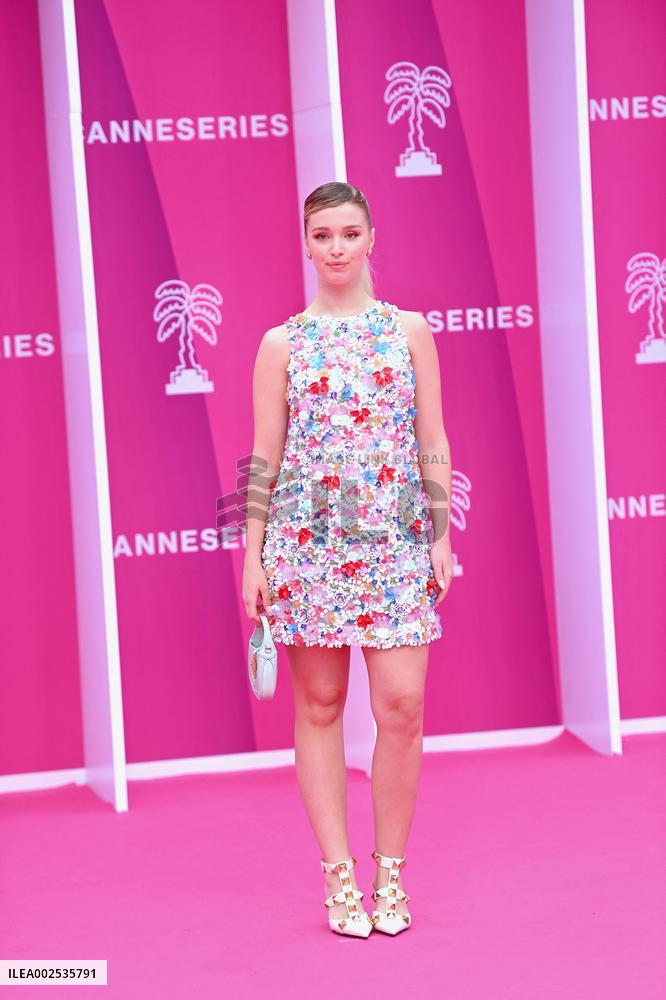 7th Canneseries - Pink Carpet