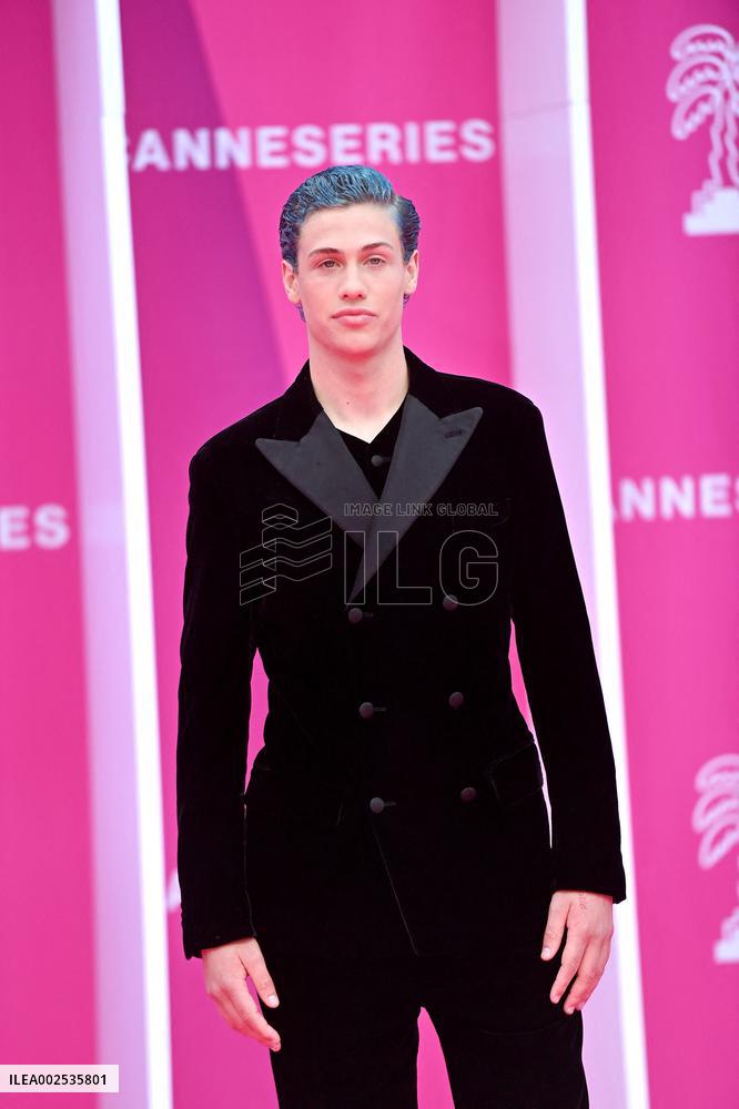 7th Canneseries - Pink Carpet