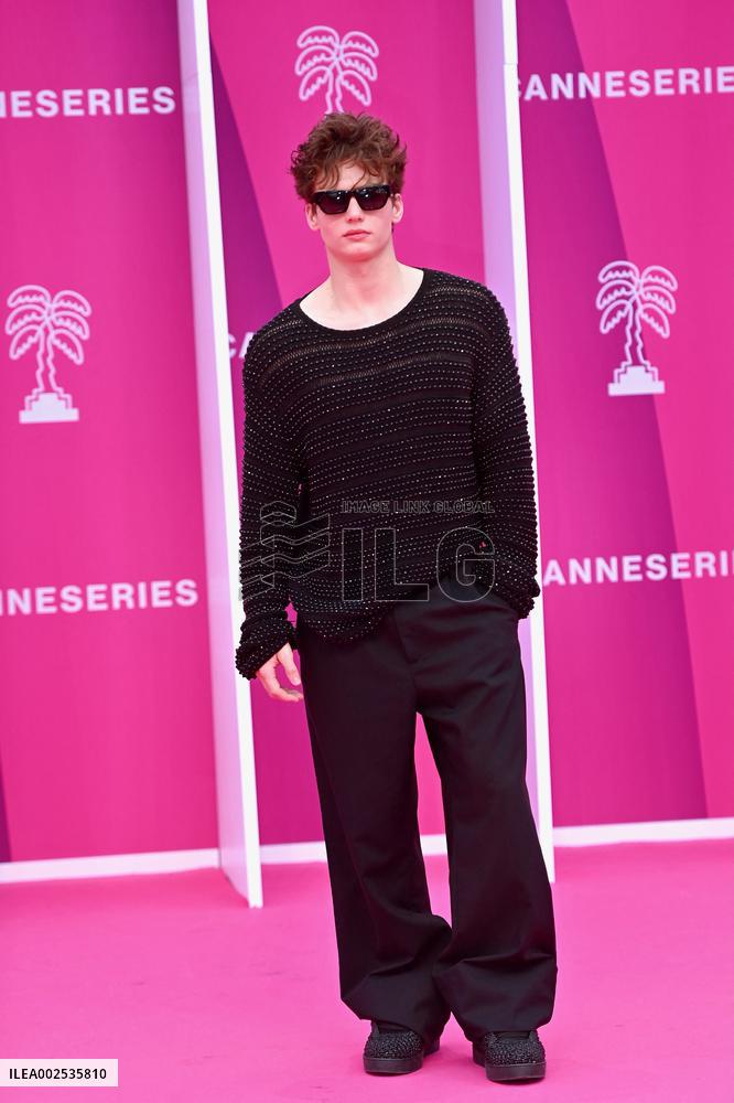 7th Canneseries - Pink Carpet