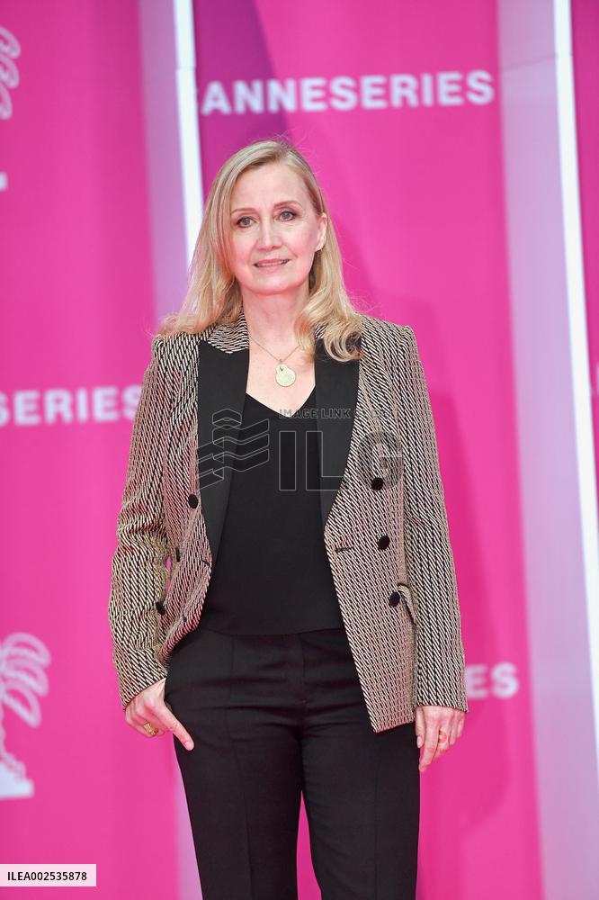 7th Canneseries - Pink Carpet