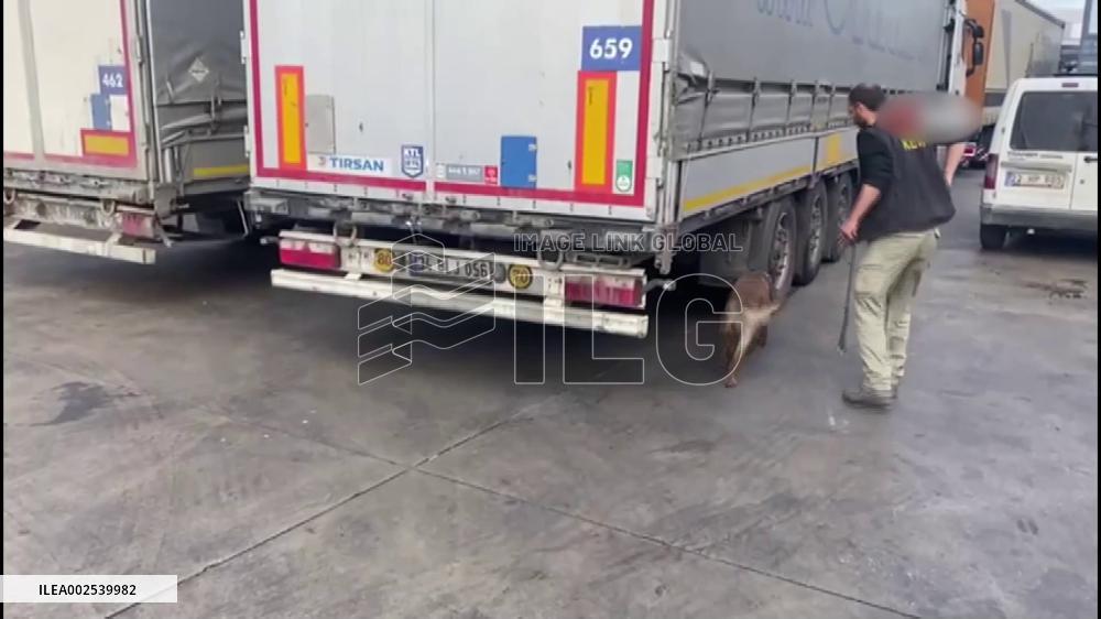 Türkiye detains 2 in border province on suspicion of drug trafficking