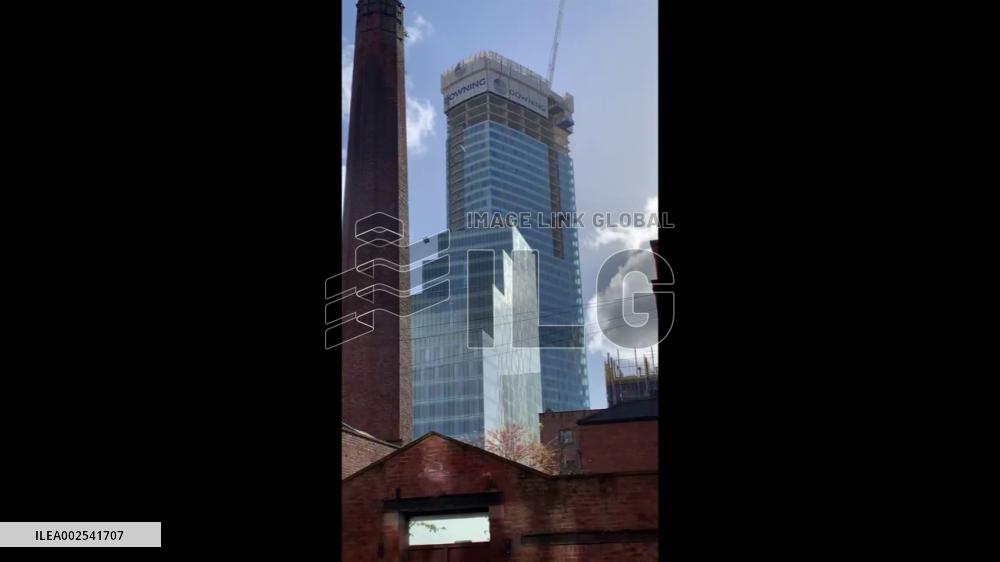 UK: Storm Kathleen – Building Materials Blown From Construction Site In Manchester