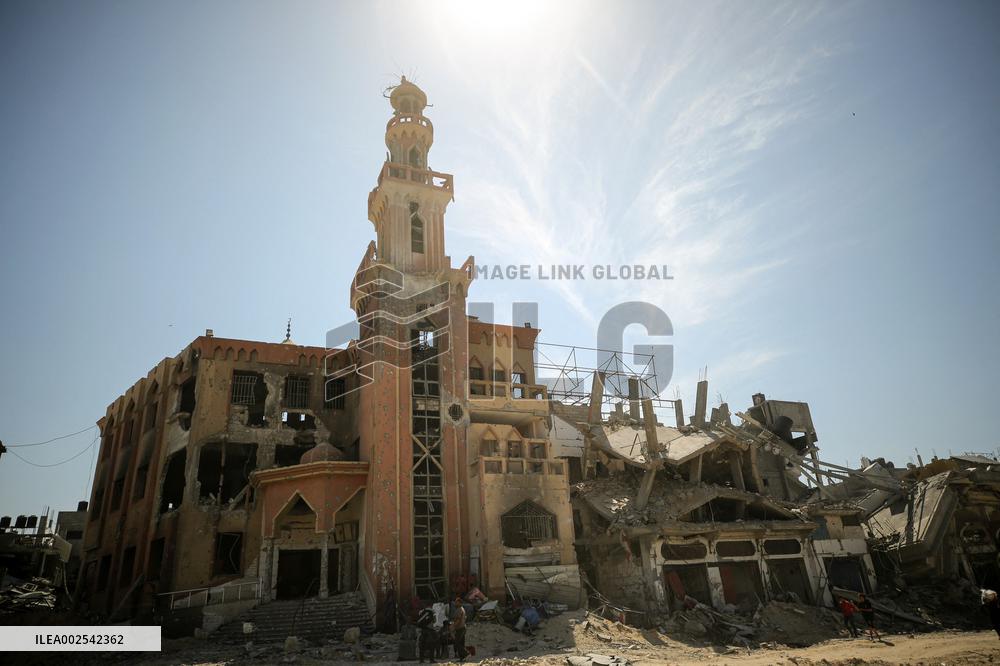 Israel Pulls Out Troops From Southern Gaza