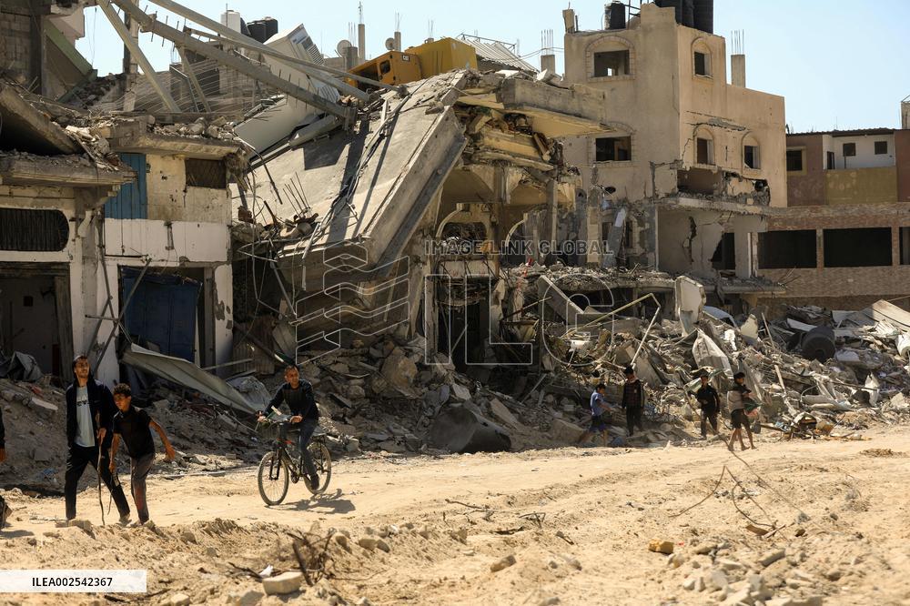 Israel Pulls Out Troops From Southern Gaza