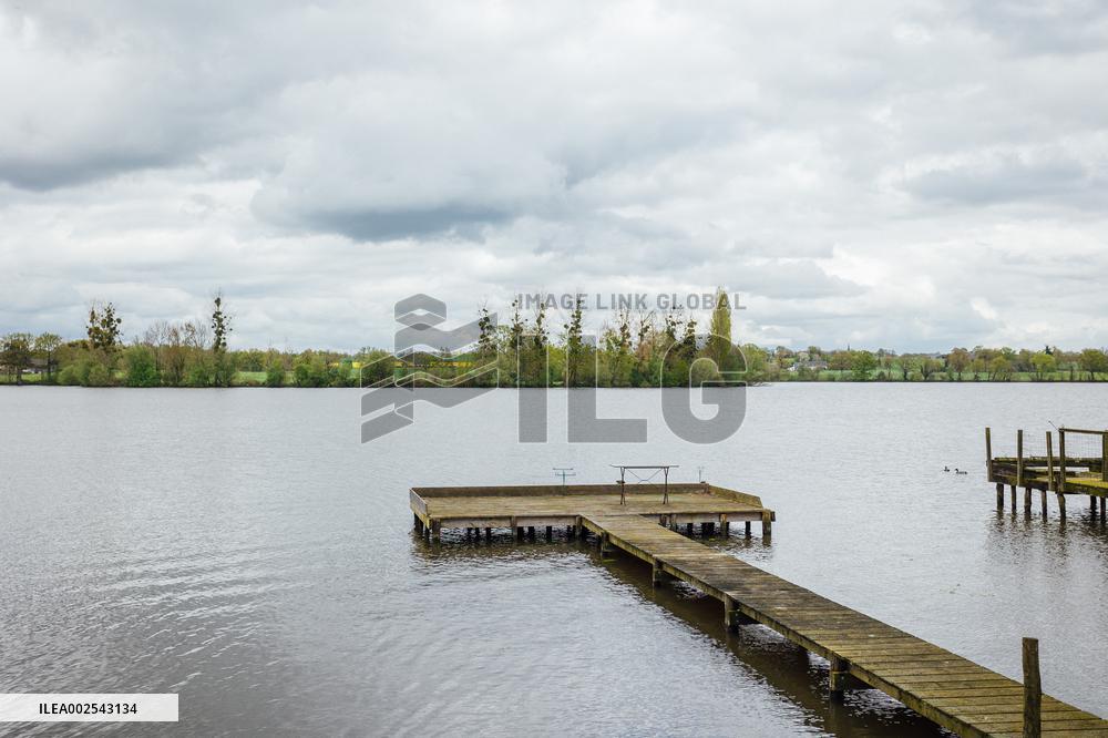 Carcraon Pond Polluted With Eternal Pollutants - Domalain