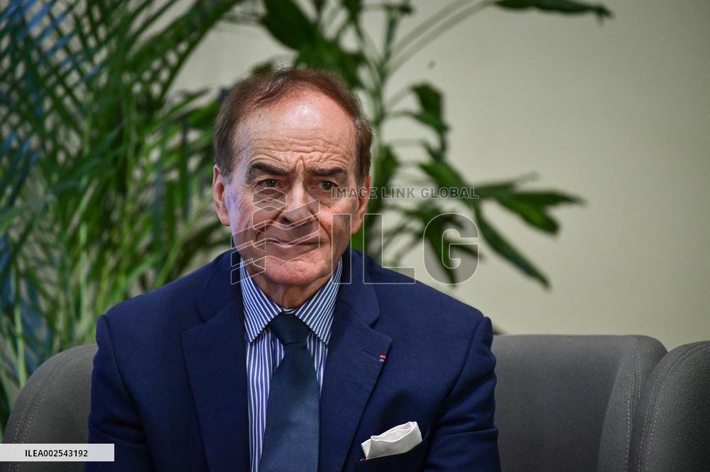 Presentation Of The Ecological Civic Service - Paris