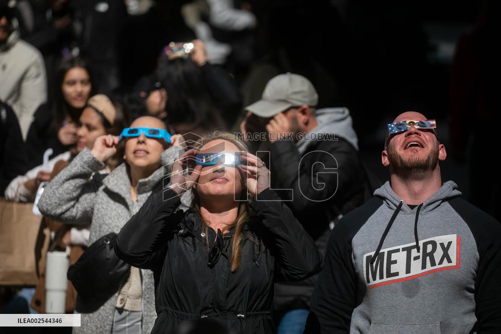 U.S.-NEW YORK CITY-SOLAR ECLIPSE