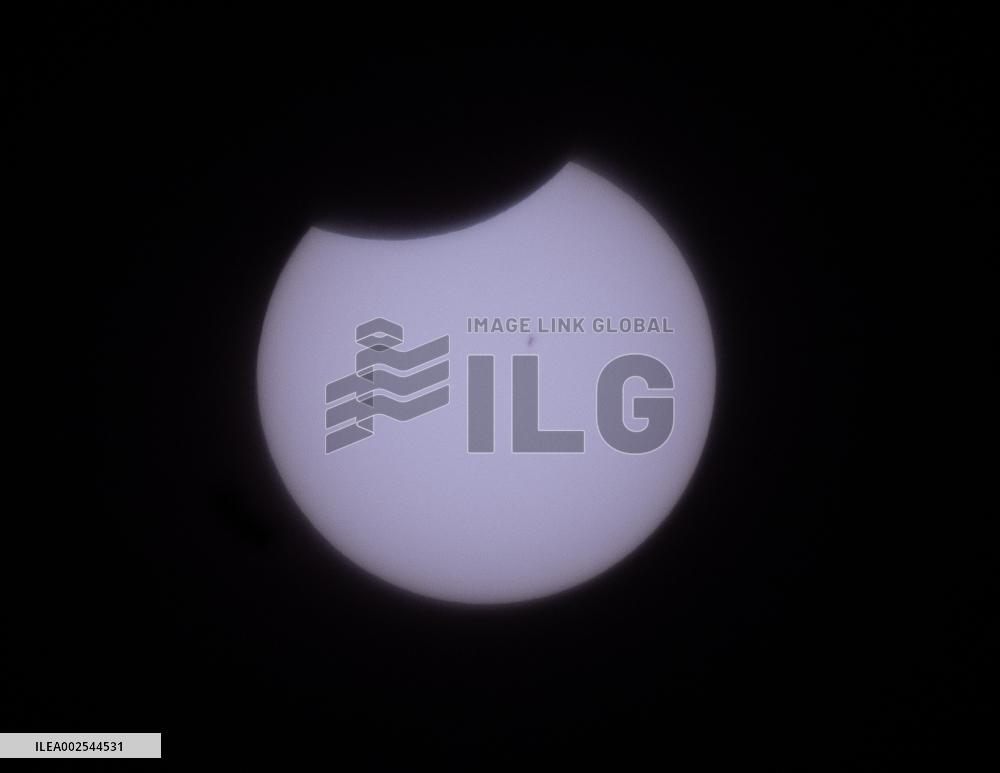 North America Awed By Total Solar Eclipse - Canada