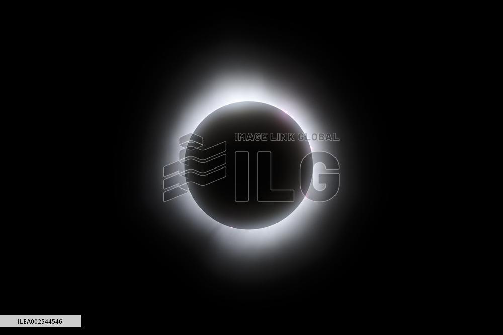 North America Awed By Total Solar Eclipse - Canada