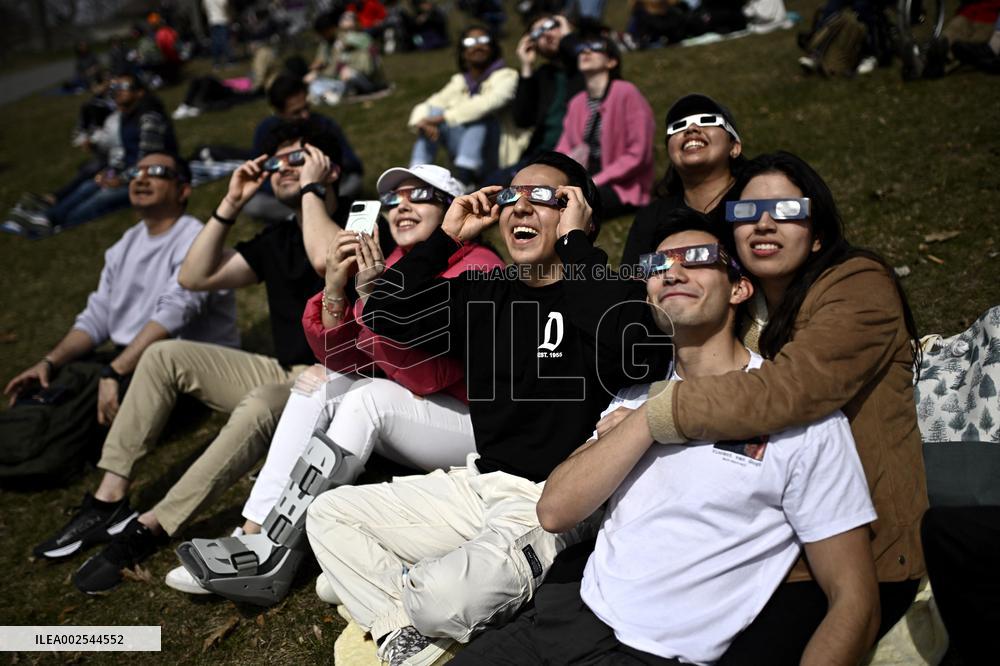 North America Awed By Total Solar Eclipse - Canada