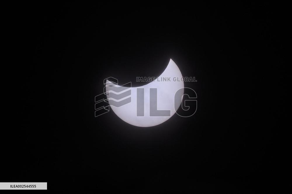 North America Awed By Total Solar Eclipse - Canada