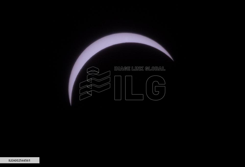 North America Awed By Total Solar Eclipse - Canada