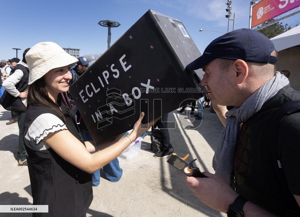 North America Awed By Total Solar Eclipse - Canada