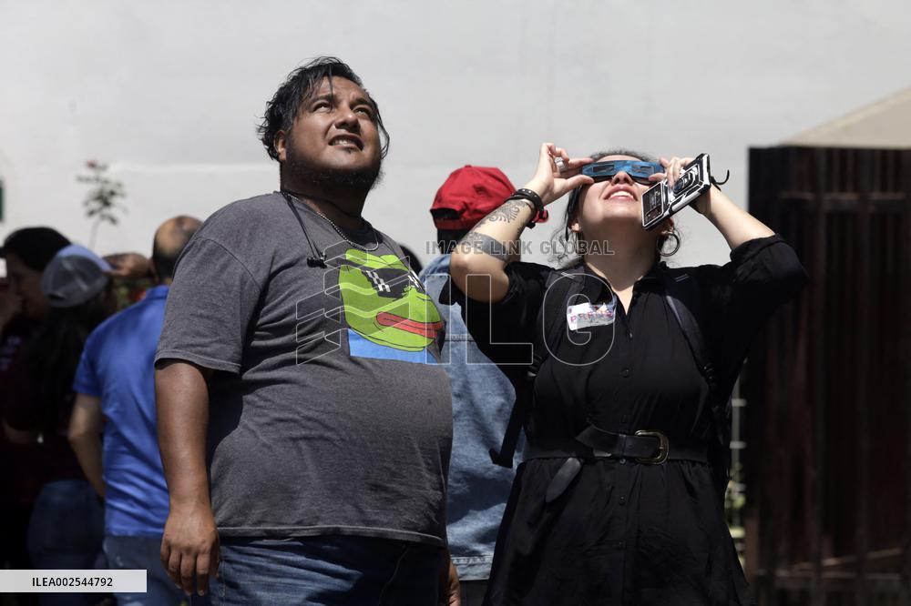 North America Awed By Total Solar Eclipse - Mexico